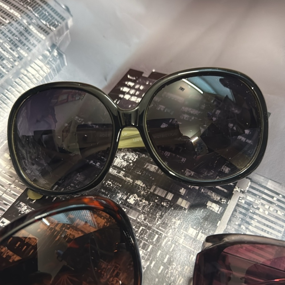 Stylish Oversized Sunglasses Set - Picture 5 of 7